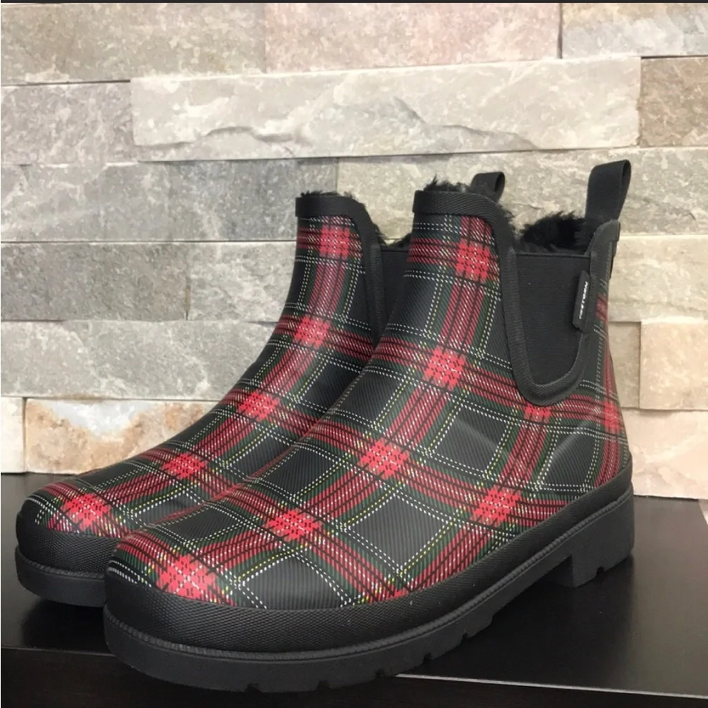 Tretorn Chelsea Rain Boots in Black & Red Plaid size 8 Warm Winter Fur Lined
